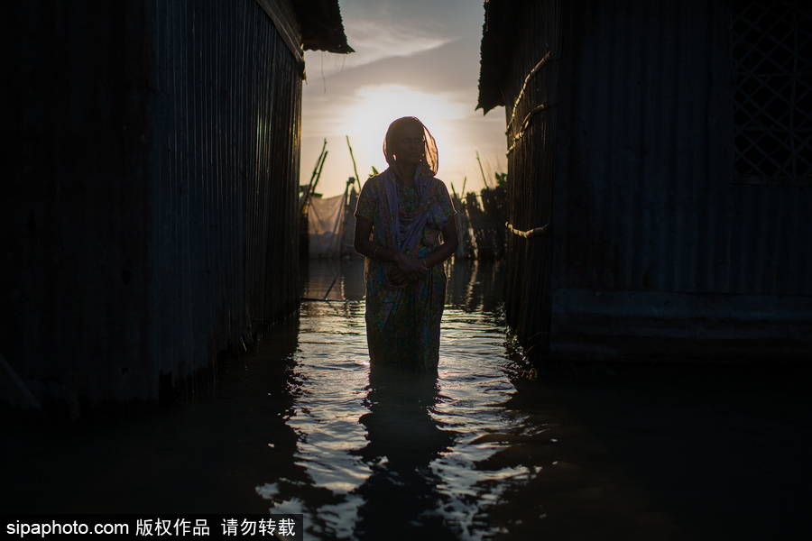 孟加拉國洪水肆虐 探訪當地居民的“水上”生活