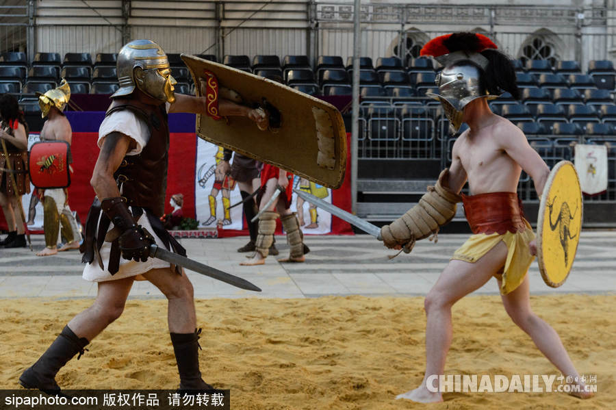 英國倫敦舉行古典角斗士大戰 模樣逼真重現歷史