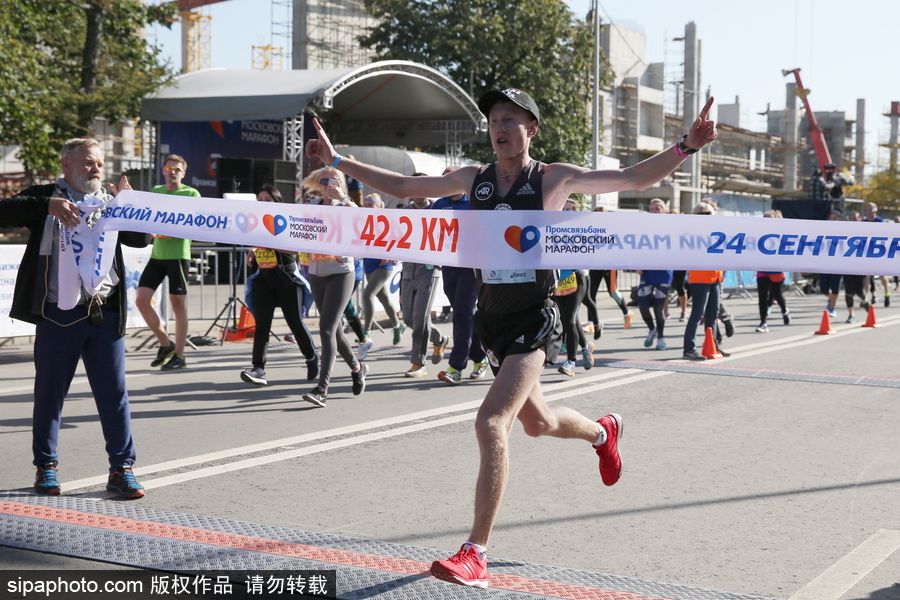 2017莫斯科馬拉松盛大開跑 超3萬人參賽跑遍各大名勝古跡