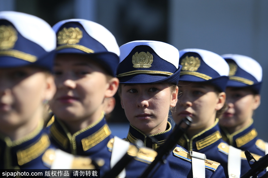 俄羅斯女飛行員宣誓儀式 個個顏值不輸空姐