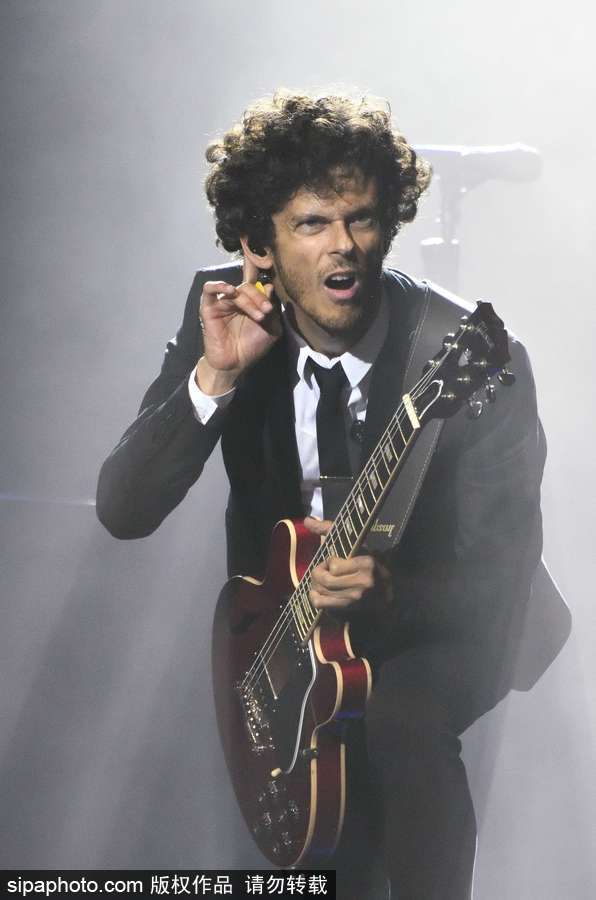 法國男星邁克爾·格利高里奧表演秀 現場人氣高漲陷入瘋狂