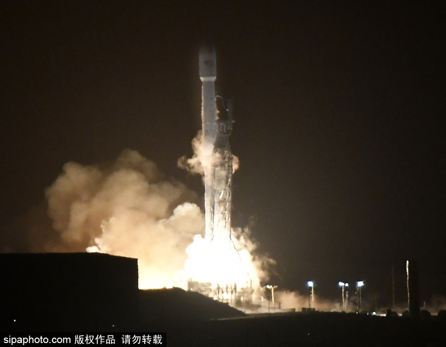 SpaceX獵鷹9號(hào)火箭發(fā)射10顆銥衛(wèi)星 成功海上回收