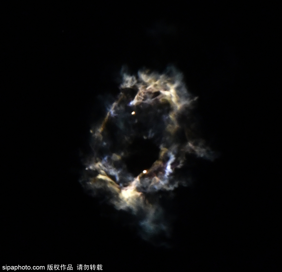SpaceX獵鷹9號(hào)火箭發(fā)射10顆銥衛(wèi)星 成功海上回收