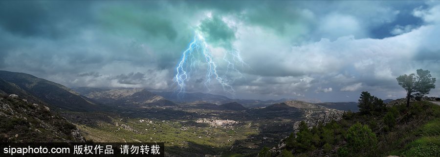 超現(xiàn)實魔幻大片 西班牙山谷雷電場景震撼