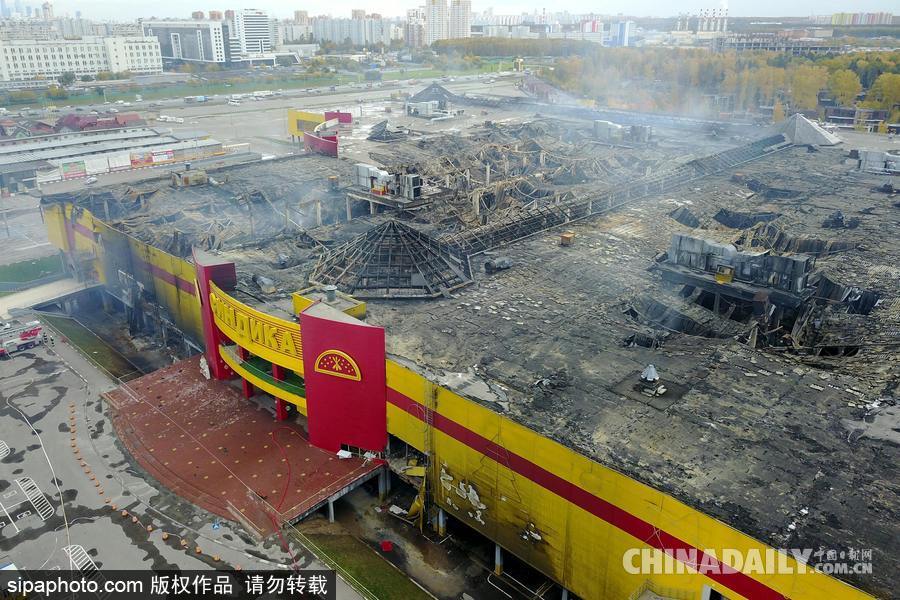 莫斯科購物中心火災(zāi)過后 漆黑一片幾乎被燒成空架
