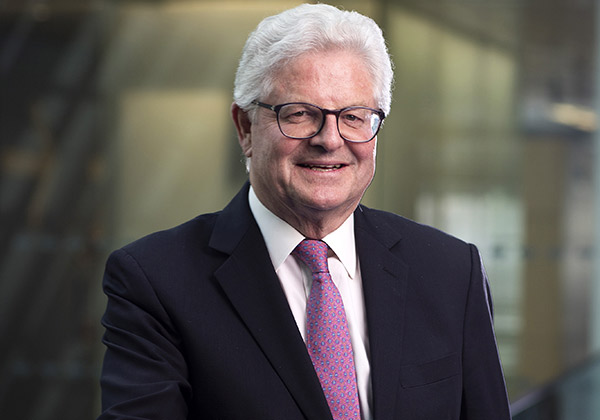 勞合社董事長約翰·尼爾森:安然度過保險市場的“狂風(fēng)暴雨”