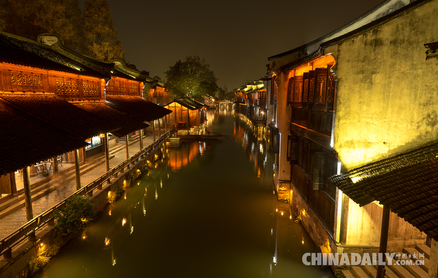 在烏鎮，有一種美麗叫夜色！