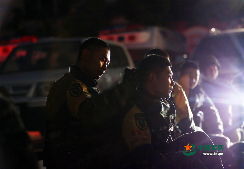 戰場無亞軍 武警官兵三峽腹地上演現實版“絕地求生”