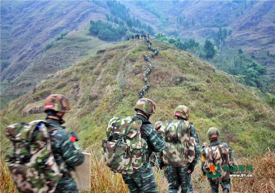 戰(zhàn)場(chǎng)無(wú)亞軍 武警官兵三峽腹地上演現(xiàn)實(shí)版“絕地求生”