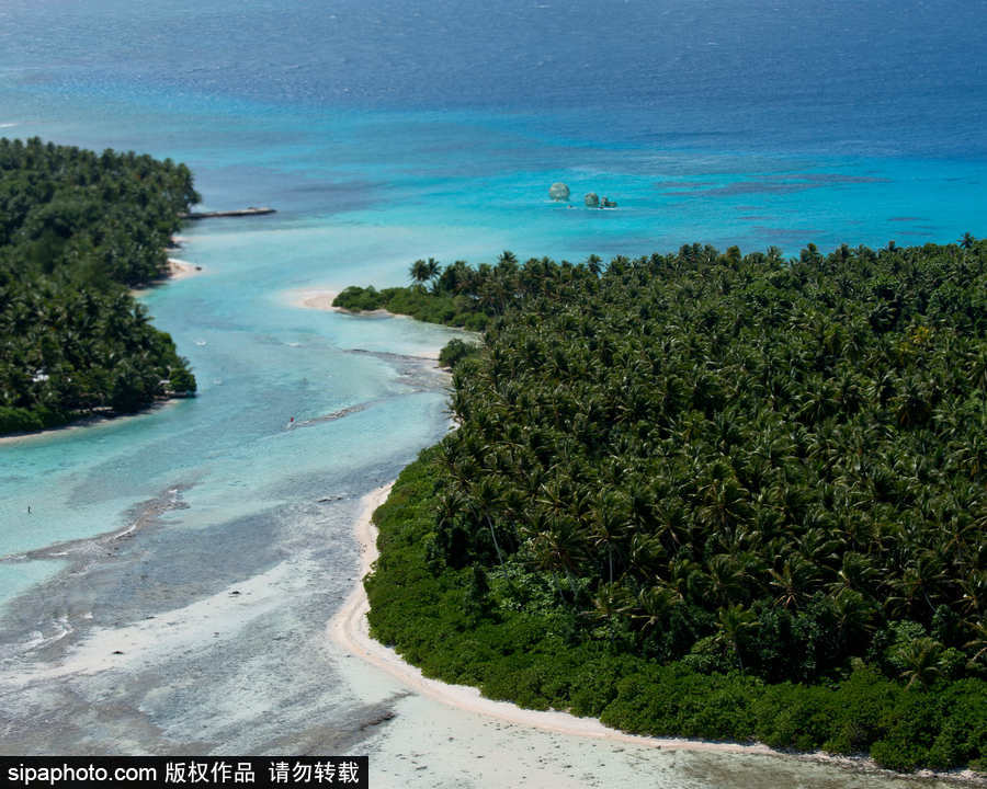 禮物從天而降！美國空軍向西太平洋島國空投“圣誕大禮包”