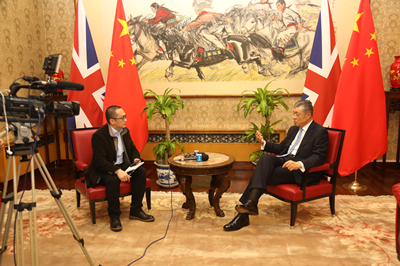 劉曉明大使就中英關(guān)系和梅首相訪華接受中國(guó)駐英國(guó)媒體聯(lián)合采訪