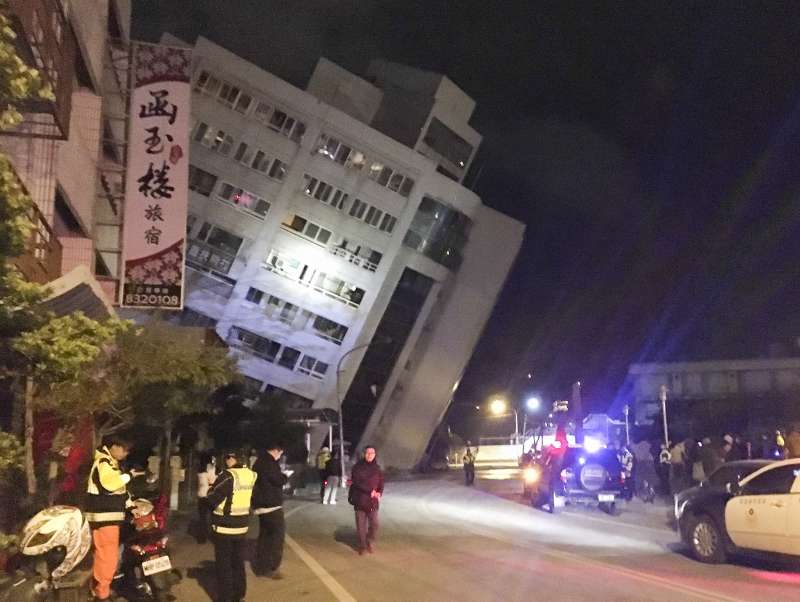 現(xiàn)場(chǎng)直擊：臺(tái)灣花蓮地震已致2人遇難200余人受傷