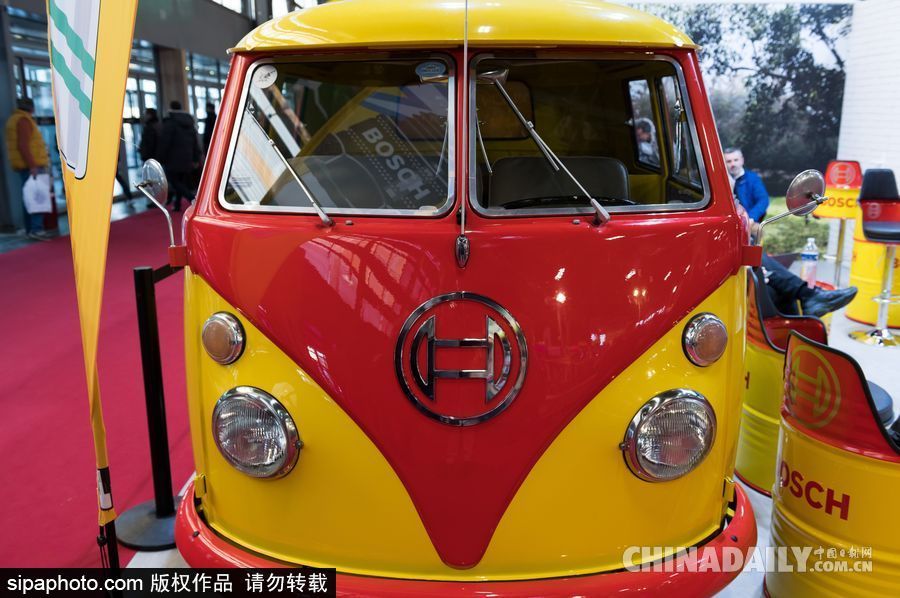 2018巴黎老爺車展開幕 經典老車演繹傳奇