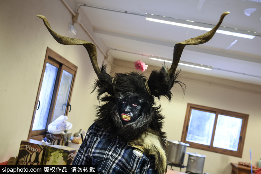 西班牙古老節日貝爾薩狂歡節 濃郁原始風情