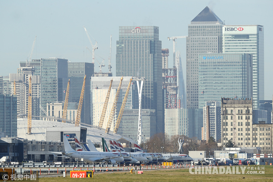 泰晤士河驚現(xiàn)二戰(zhàn)未爆炸彈 倫敦城市機(jī)場(chǎng)緊急關(guān)閉