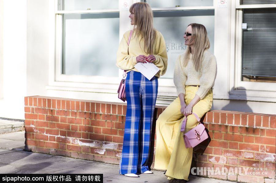 色彩碰撞！倫敦時裝周場外潮人冬日里穿出春天活潑感