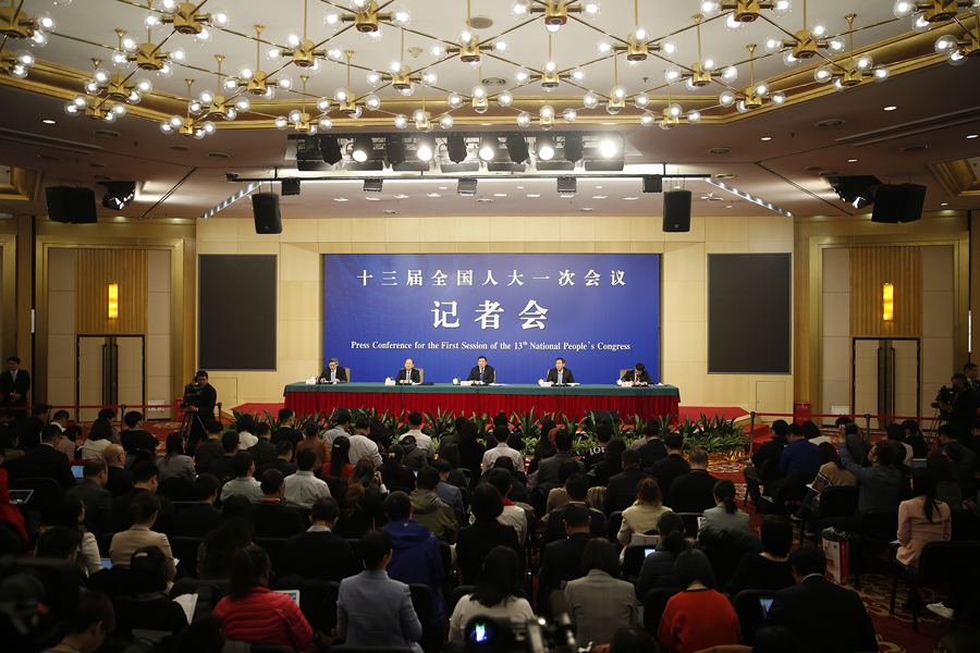 何立峰回應(yīng)采暖季出現(xiàn)“氣荒”現(xiàn)象:有驚無(wú)險(xiǎn)