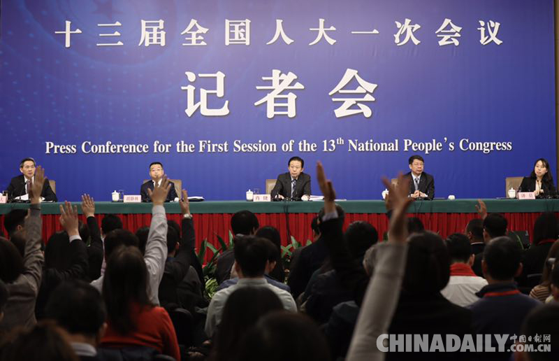 財(cái)政部部長肖捷等就“財(cái)稅改革和財(cái)政工作”答記者問