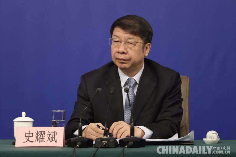 財(cái)政部部長(zhǎng)肖捷等就“財(cái)稅改革和財(cái)政工作”答記者問(wèn)
