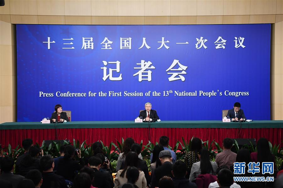 國務(wù)院扶貧辦主任劉永富就“打好精準(zhǔn)脫貧攻堅(jiān)戰(zhàn)”答記者問