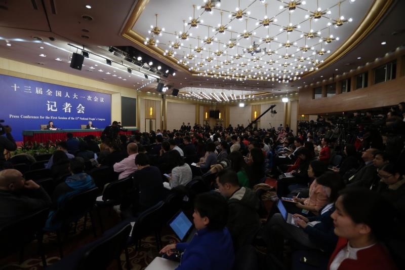 扶貧辦主任劉永富就“打好精準(zhǔn)脫貧攻堅戰(zhàn)”答記者問