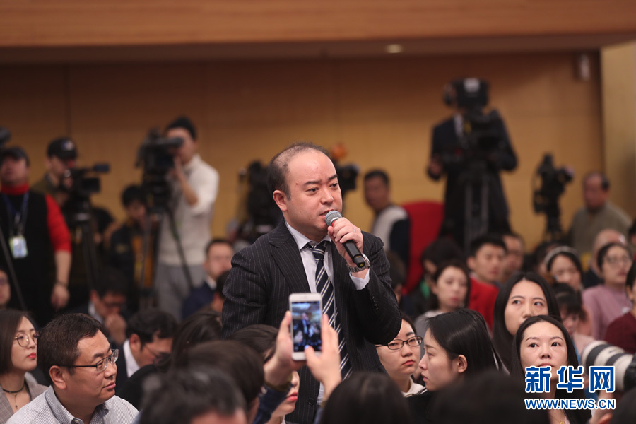 史耀斌:正在抓緊起草和完善房地產稅法律草案