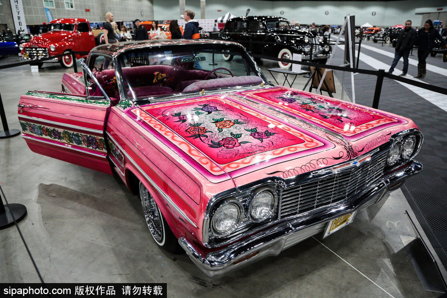 美國洛杉磯舉行經典車展 匯聚各式老爺車復古懷舊