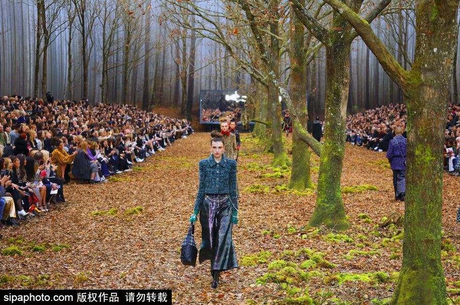 炫酷！比衣服更夢幻的是香奈兒的秀場布景