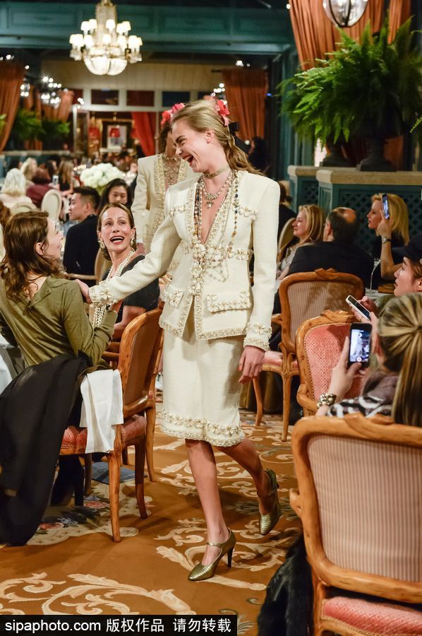 炫酷！比衣服更夢幻的是香奈兒的秀場布景