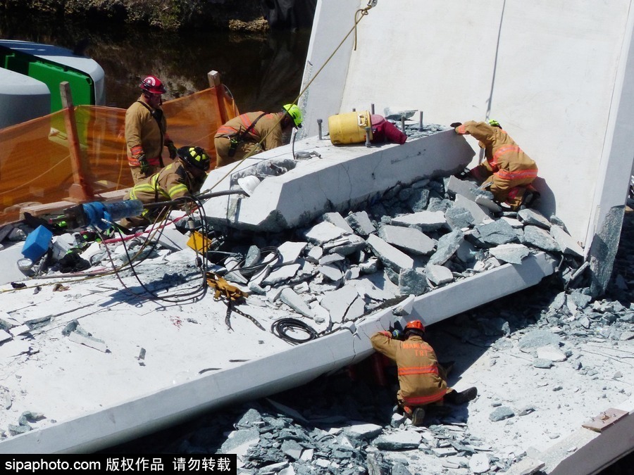 美國佛羅里達州一過街天橋坍塌 致多人死傷多輛汽車被壓