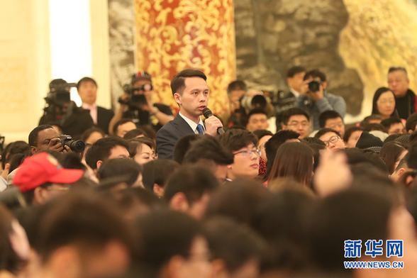 李克強(qiáng):只要是為了人民的利益,我們?nèi)f難不辭萬險(xiǎn)不避