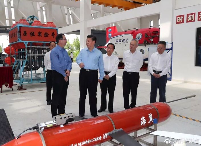 習(xí)近平視察中科院深?？茖W(xué)與工程研究所