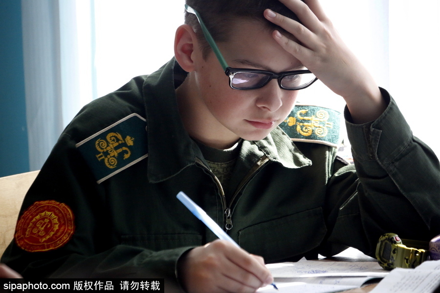 揭秘戰(zhàn)斗民族未來“警察”生活 走進(jìn)尼古拉斯二世少年警官學(xué)校