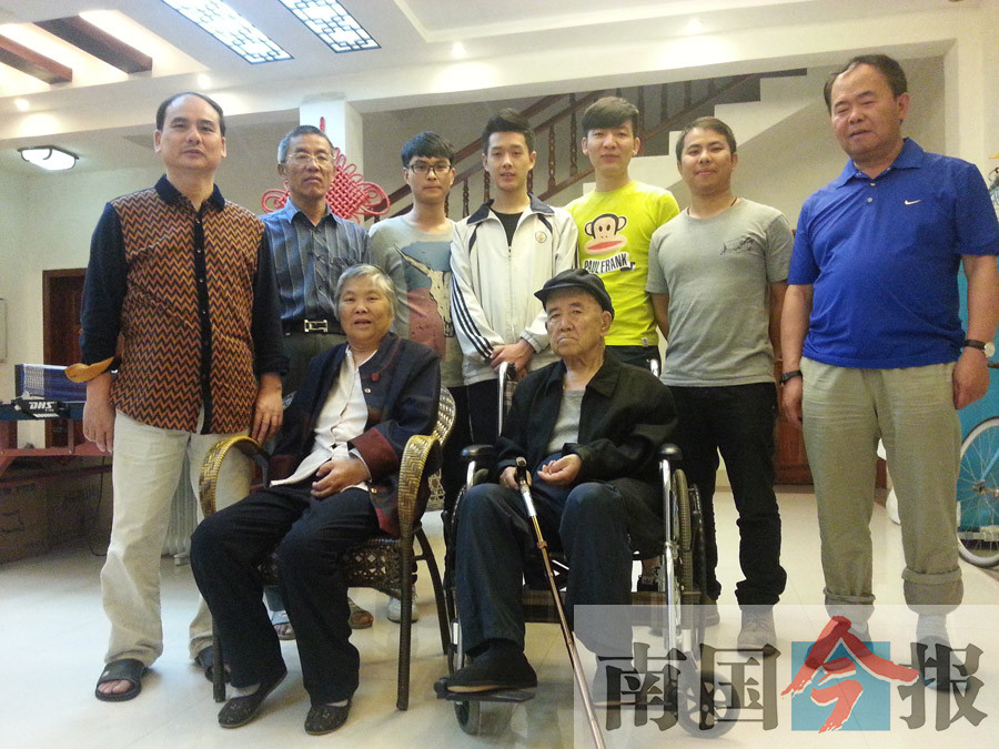 暖心！柳州一對(duì)夫婦十年助養(yǎng)汶川地震三孤兒(圖)