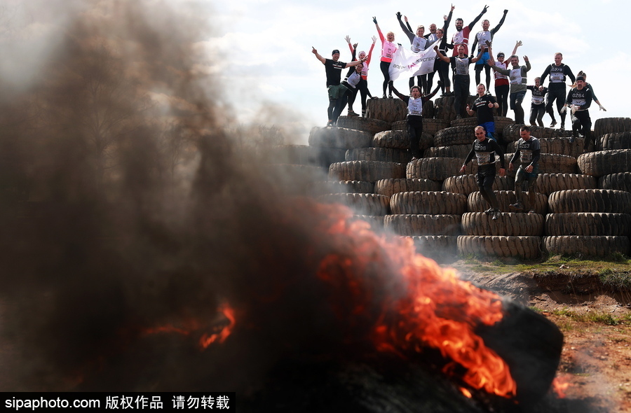 莫斯科舉行“英雄種族”障礙賽 過五關斬六將“戰斗力”十足