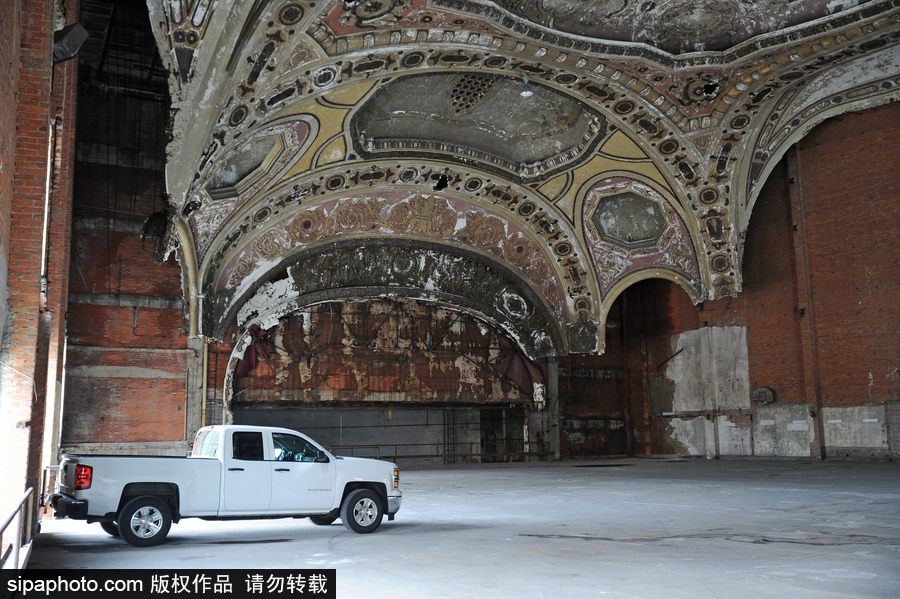 一座“破產(chǎn)”的城市 鏡頭記錄美國底特律廢棄建筑