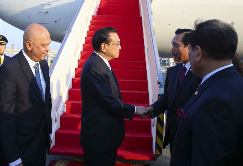 李克強(qiáng)抵達(dá)雅加達(dá)對(duì)印度尼西亞進(jìn)行正式訪問(wèn)