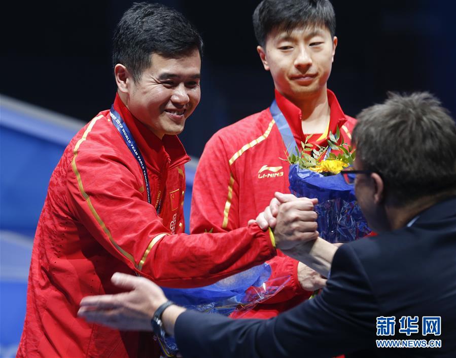 世乒賽：中國(guó)隊(duì)捧得斯韋思林杯