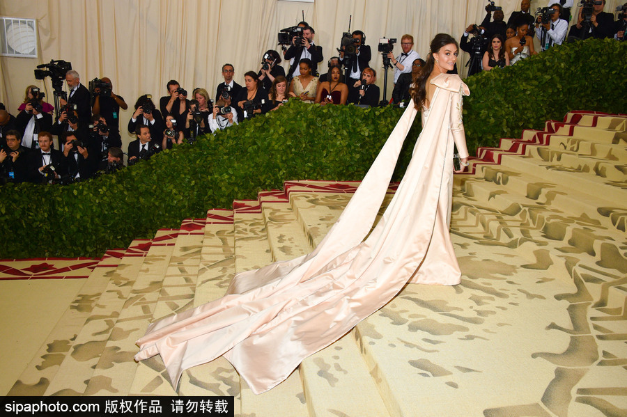 時(shí)尚界奧斯卡Met Gala來(lái)襲 眾女星紅毯爭(zhēng)艷美出新高度