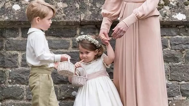 哈里王子大婚倒計時,女王開出的“準婚證”曝光!細節太精美