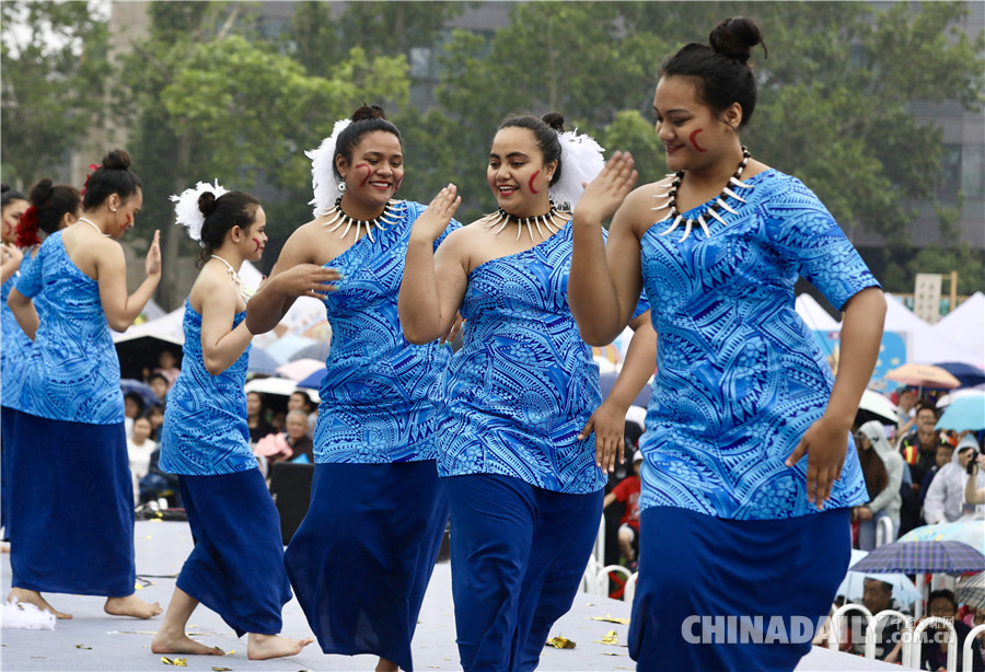 北京語(yǔ)言大學(xué)第十五屆世界文化節(jié)游園會(huì)開(kāi)幕