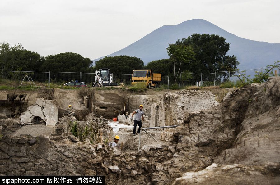 意大利考古隊發現龐貝古城建筑群“海豚之屋” 罕見保持完好
