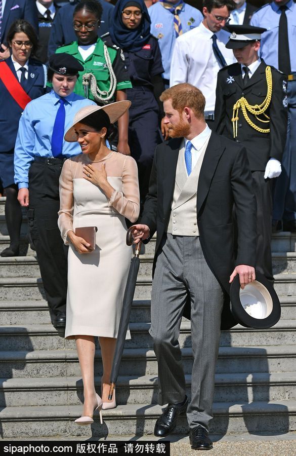 新婚后首現身！梅根王妃白裙名媛范貴氣十足