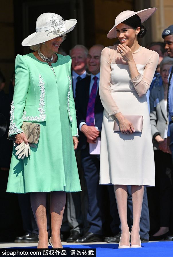 新婚后首現身！梅根王妃白裙名媛范貴氣十足