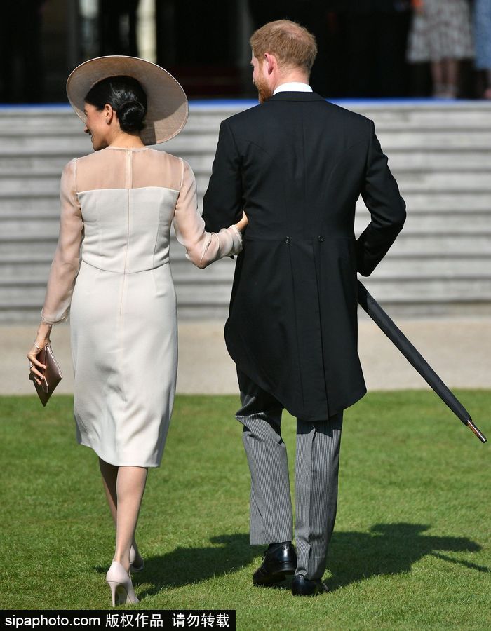 新婚后首現身！梅根王妃白裙名媛范貴氣十足