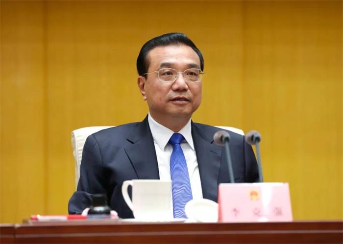 李克強(qiáng)主持召開國(guó)務(wù)院全體會(huì)議