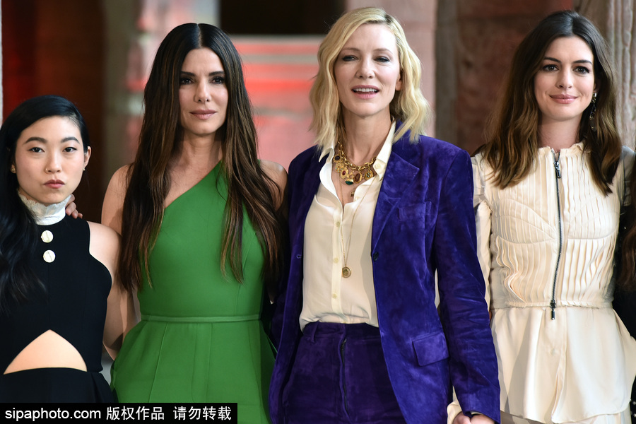 女王扎堆！布蘭切特、安妮·海瑟薇、桑德拉·布洛克現(xiàn)身新片發(fā)布會