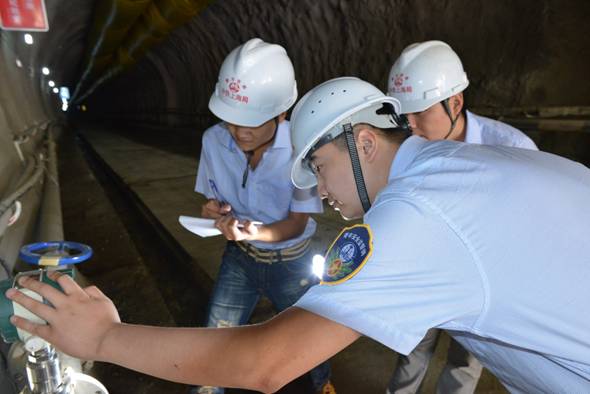世界最長(zhǎng)重載鐵路蒙華鐵路大中山隧道提前5個(gè)月貫通 將用于“北煤南運(yùn)”年輸送量2億噸