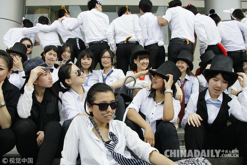 換個角度致敬青春 盤點那些“不一樣”的畢業照