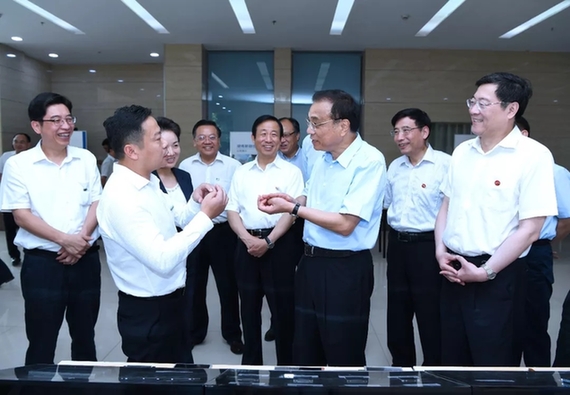 李克強在湖南考察時強調 加快新舊動能轉換 增強發展內生動力